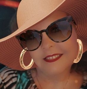 Meet your Posher, Glenna